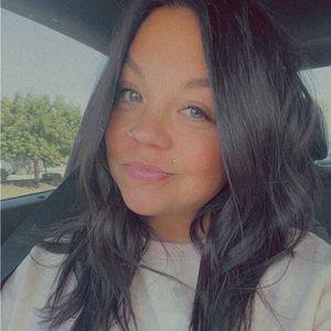 Meet your Posher, Shana